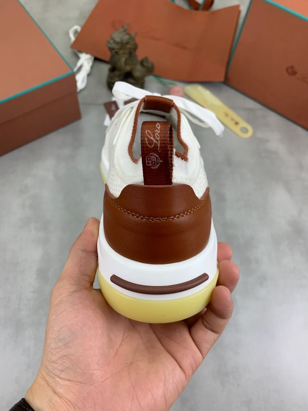 Men's Men's Shoes 💰P620 New 💰High Quality Latest Casual Shoes Loro Piana 💯Top Authentic Grade💯Buy the original 1:1 copy💯 Founded the existing Loro Piana company on April 24, 1924. It is now the sixth generation of family business, providing top quality products to customers who are discerning about taste and quality. Imported original fly woven fabric with cowhide fabric, plain calfskin lining, hand-stitched thread with cowhide feet, original packaging, code number: 38-44 (customized for 45 and 46), seven colors available